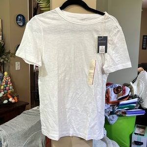 NWT Universal Threads off white t shirt